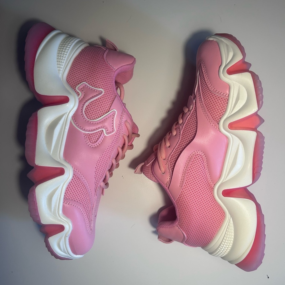 TRUE RELIGION RORY SNEAKERS SIZE 8